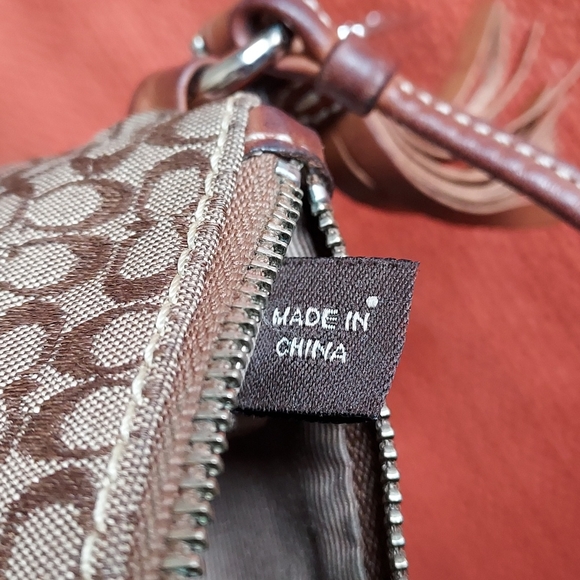 Coach VINTAGE Signature Canvas Wristlet, VGUC - Picture 7 of 7